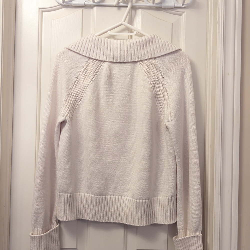 Abercrombie & Fitch Cream V-Neck Sweater Classic Knit - Picture 2 of 2
